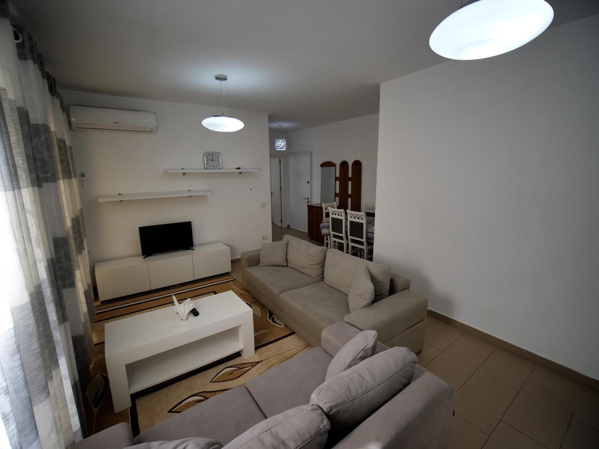 Apartament Eras *